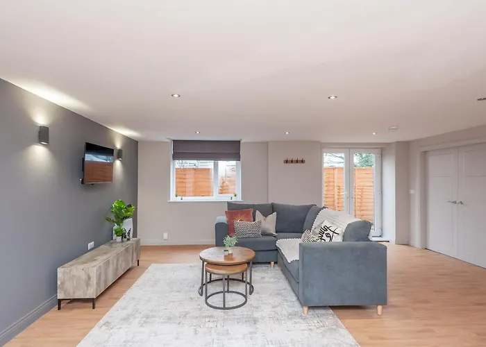 Pass The Keys Luxurious Retreat With Workspace